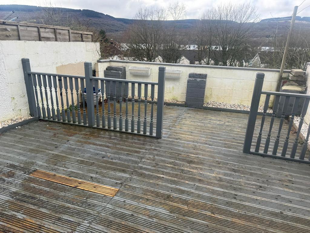 Rear Decking Area