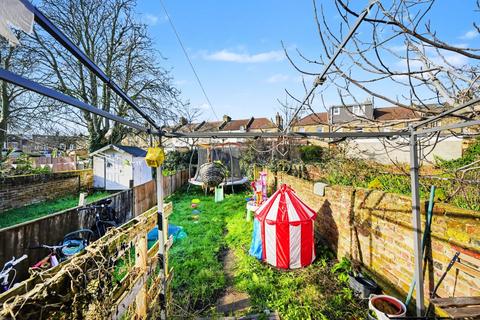 1 bedroom apartment for sale, Northbrook Road, Ilford IG1