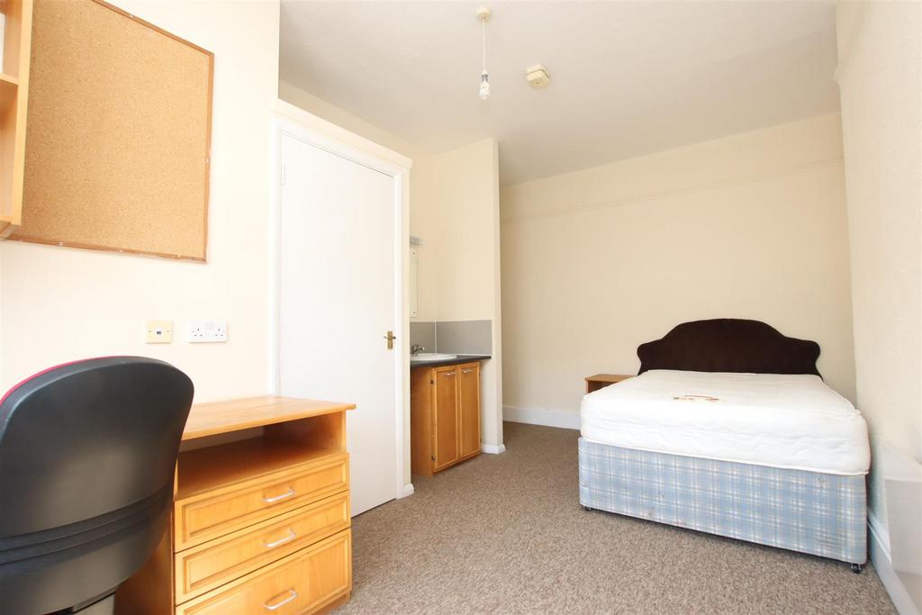 Bedroom.JPG