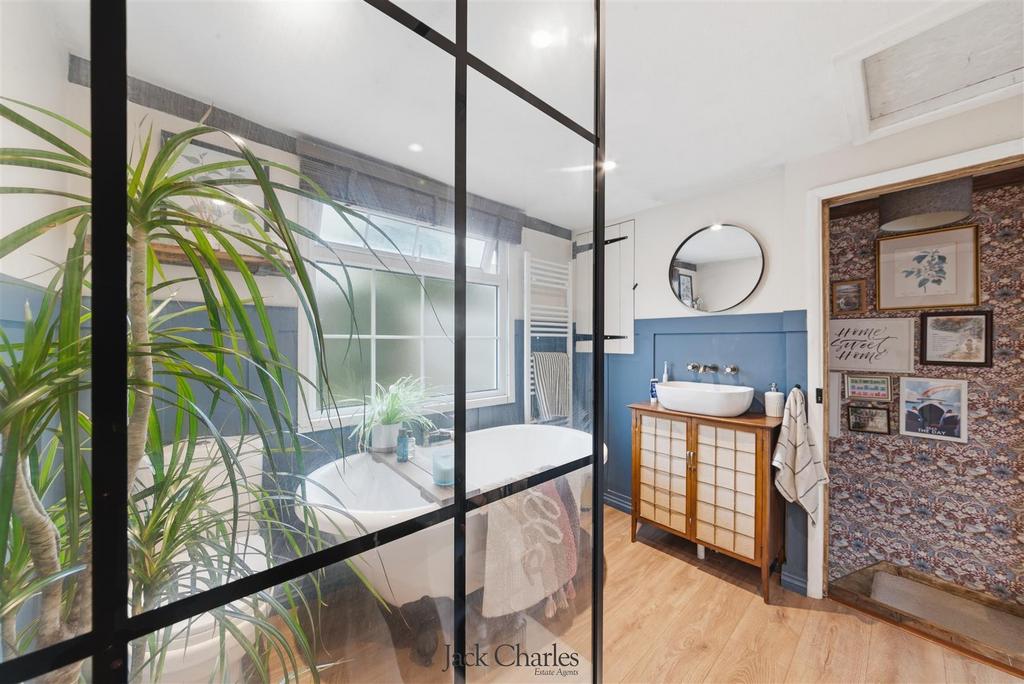 84 Pembury Road-13.jpg