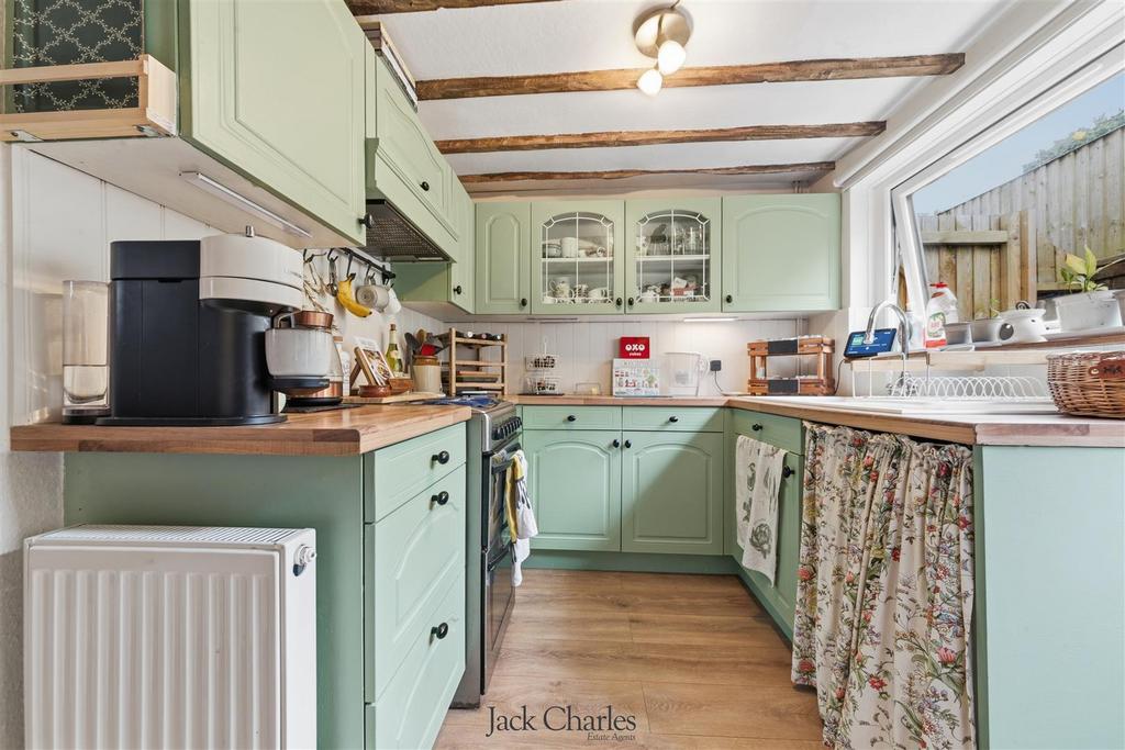 84 Pembury Road-15.jpg