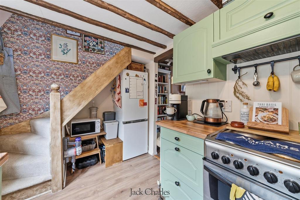 84 Pembury Road-19.jpg