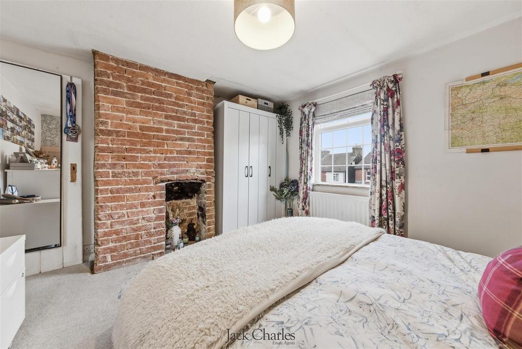 84 Pembury Road-4.jpg