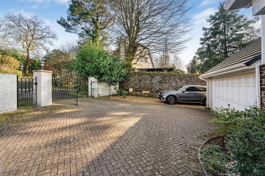Gated Driveway