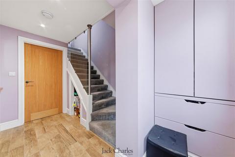 3 bedroom semi-detached house for sale, Gainsborough Gardens, Tonbridge