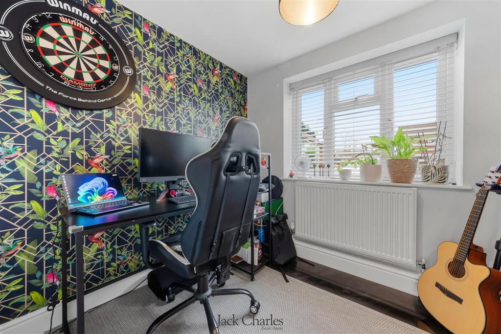 39 Gainsborough Gardens-42.jpg