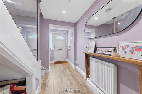 3 bedroom semi-detached house for sale, Gainsborough Gardens, Tonbridge