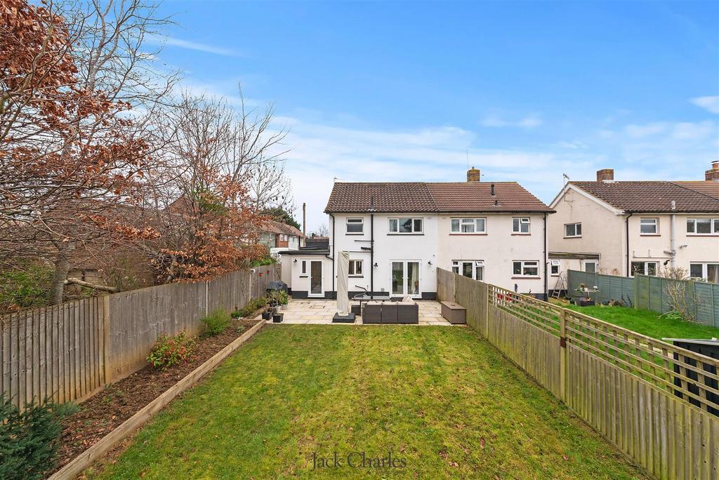 39 Gainsborough Gardens-49.jpg