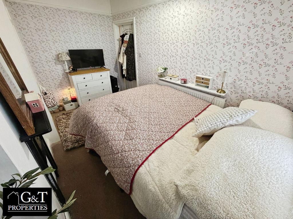 Second bedroom
