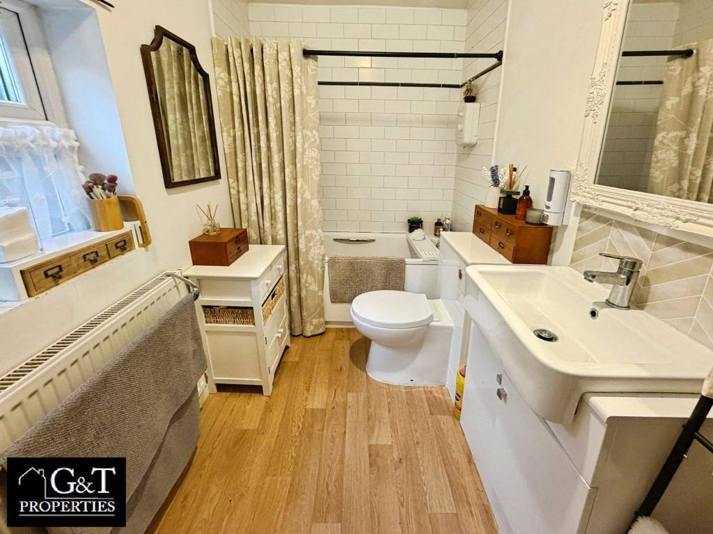 Downstairs family bathroom