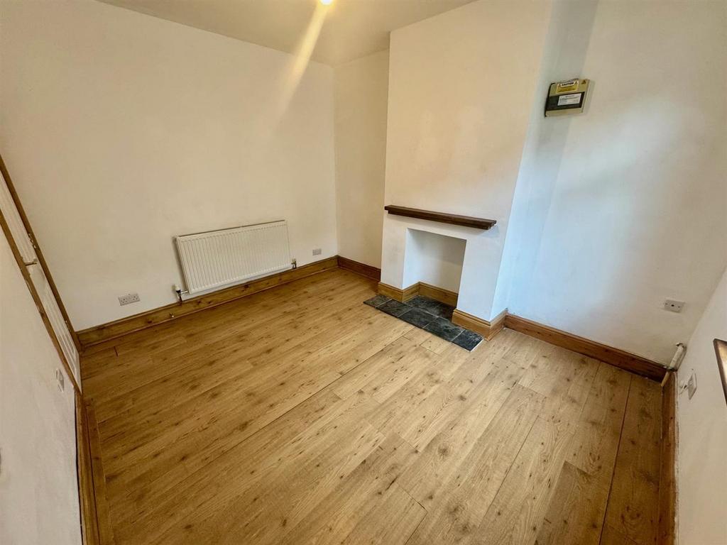 Lounge 2.jpg