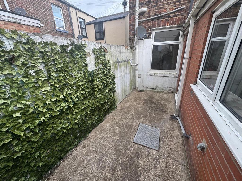 Yard 2.jpg