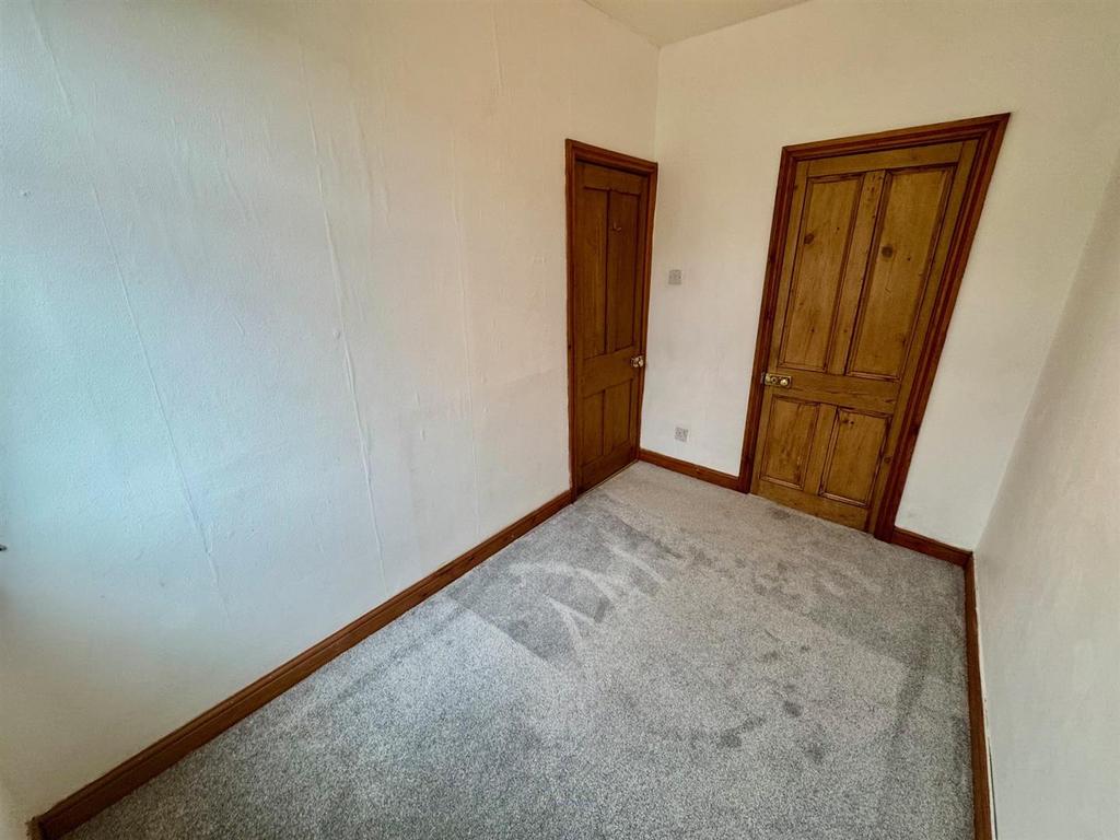 Bedroom 2b.jpg