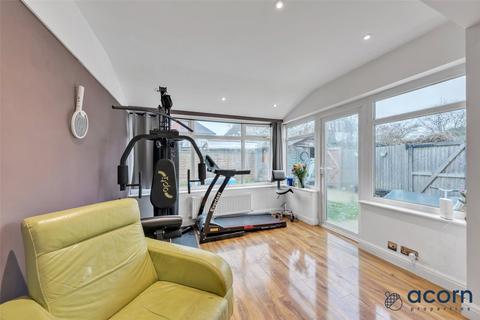 3 bedroom maisonette for sale, Colindeep Lane, Colindale NW9