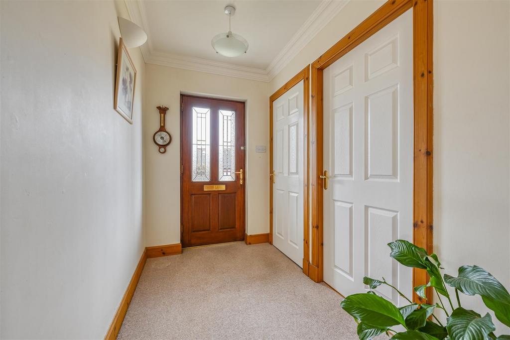 ENTRANCE HALLWAY.jpg