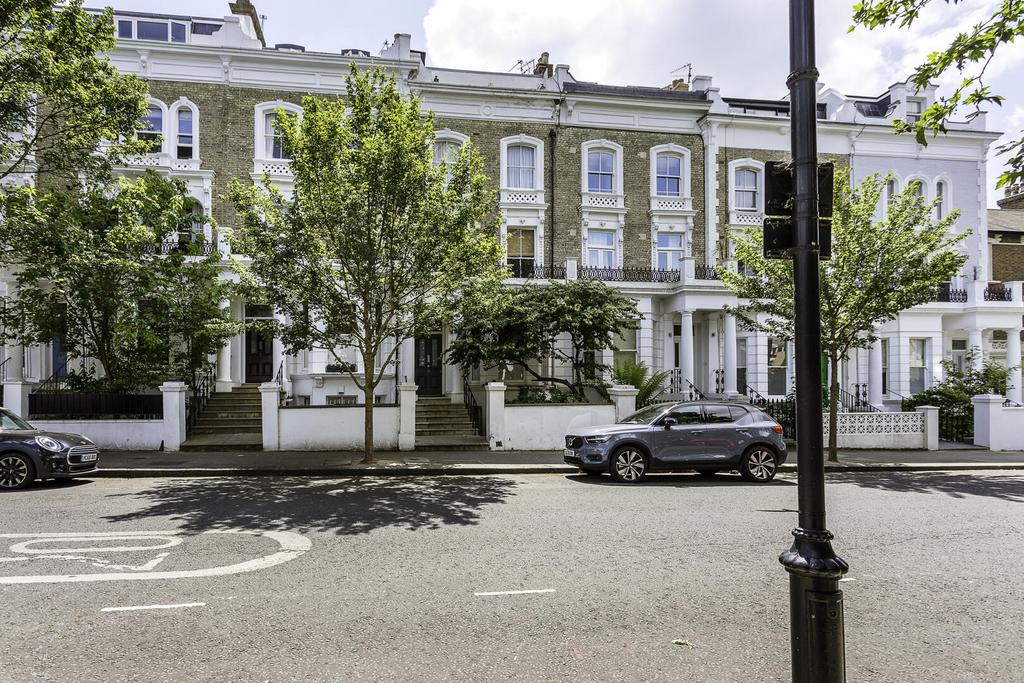 RBAZ -Flat 3, first floor,35 St. Charles Square W1