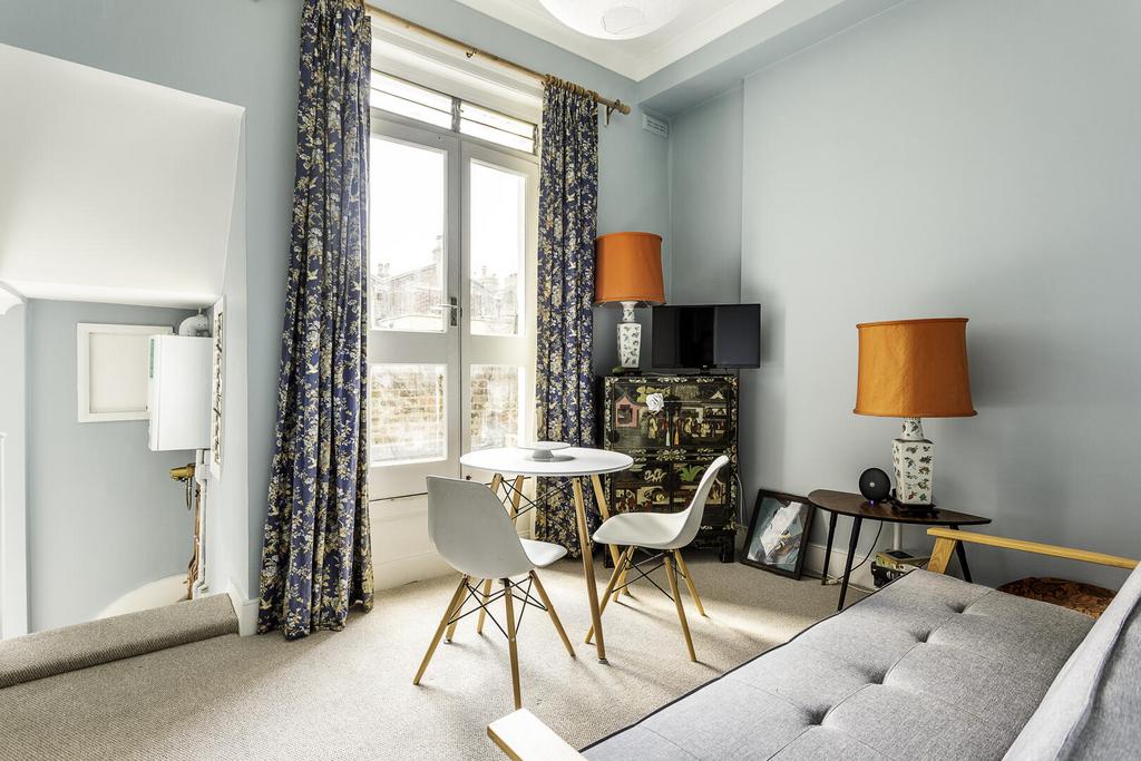 RBAZ -Flat 3, first floor,35 St. Charles Square W1