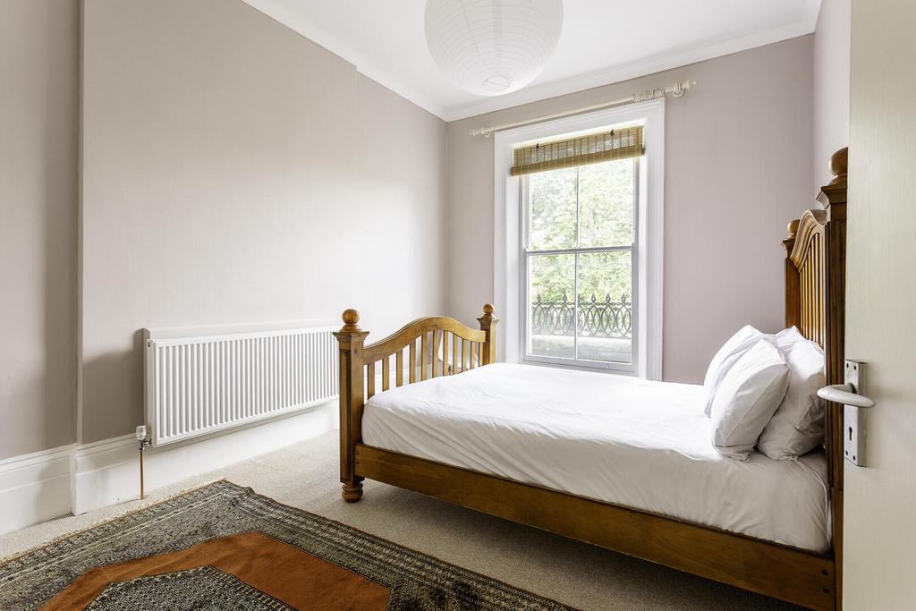RBAZ -Flat 3, first floor,35 St. Charles Square W1
