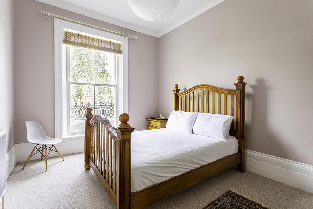 RBAZ -Flat 3, first floor,35 St. Charles Square W1