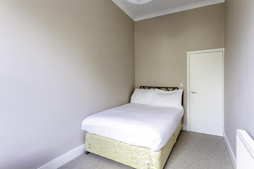 RBAZ -Flat 3, first floor,35 St. Charles Square W1