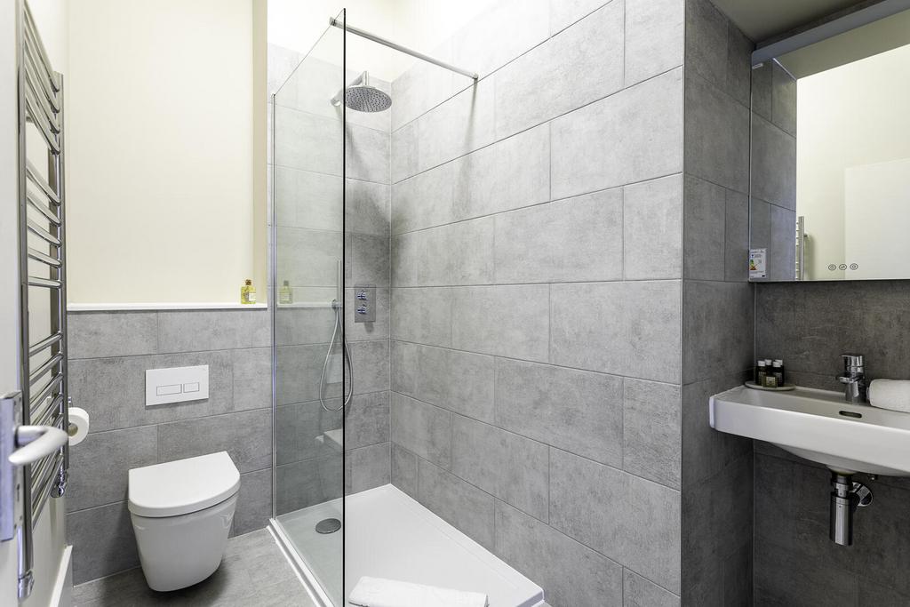 RBAZ -Flat 3, first floor,35 St. Charles Square W1
