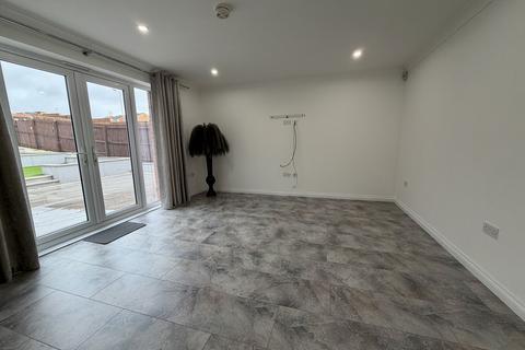 3 bedroom semi-detached house to rent, Finlaggan Place, Kilmarnock KA3