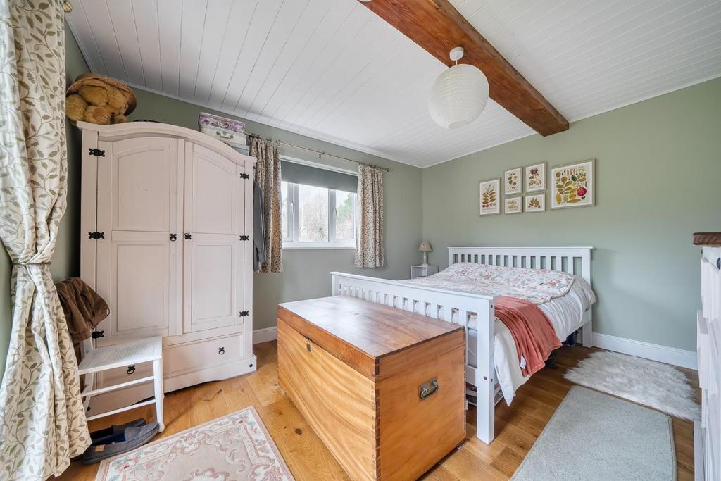 Bedroom 1.jpg