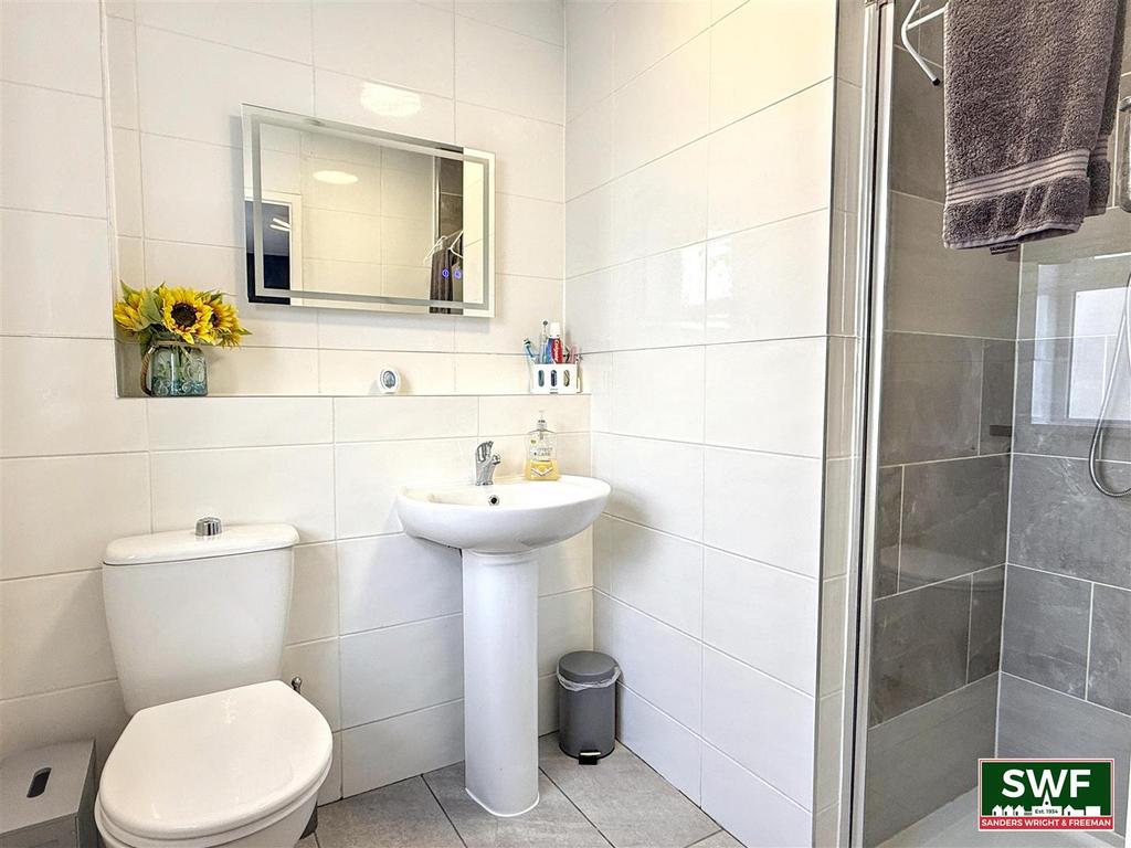 En suite shower room