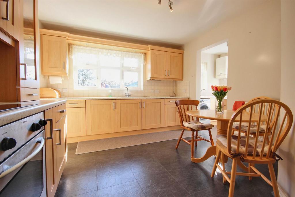 Dining kitchen
