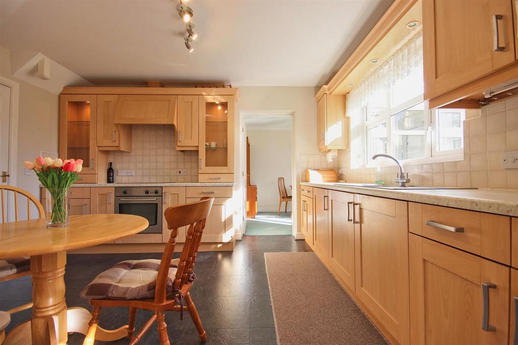 Dining kitchen