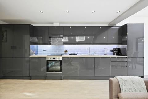 2 bedroom flat to rent, Leythe Road, London, W3