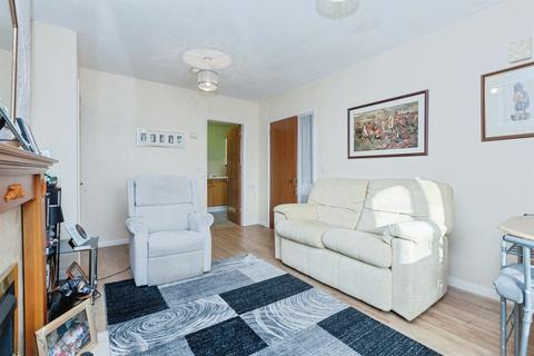 2 bedroom flat for sale, Albion Street, Oadby, Leicester