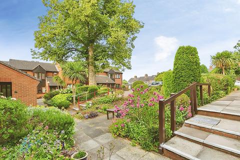 2 bedroom flat for sale, Albion Street, Oadby, Leicester