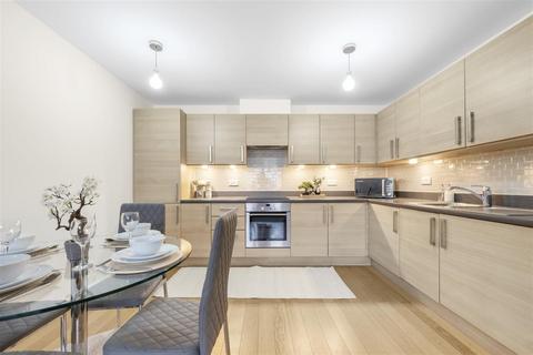 2 bedroom apartment to rent, Empire Way, Wembley, HA9 0HL