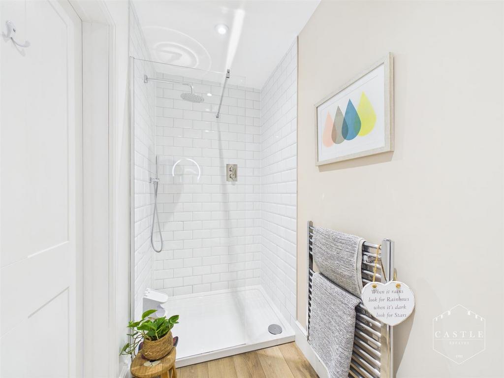 Ensuite shower room
