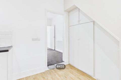 undefined, Jesmond Gardens, HU9 3DG