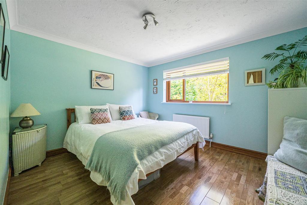 Cole Bed 2.jpg