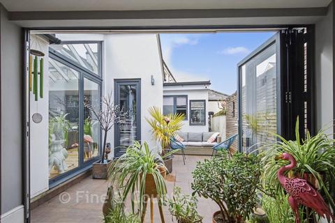 3 bedroom detached bungalow for sale, Albion Road, Tunbridge Wells TN1