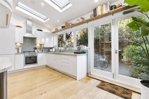 3 bedroom apartment for sale, Louisville Road, SW17