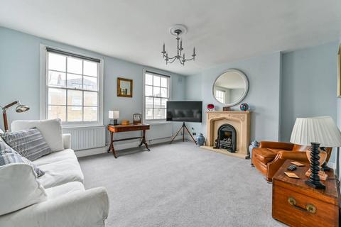 2 bedroom maisonette to rent, Gerrard road, Angel, London, N1