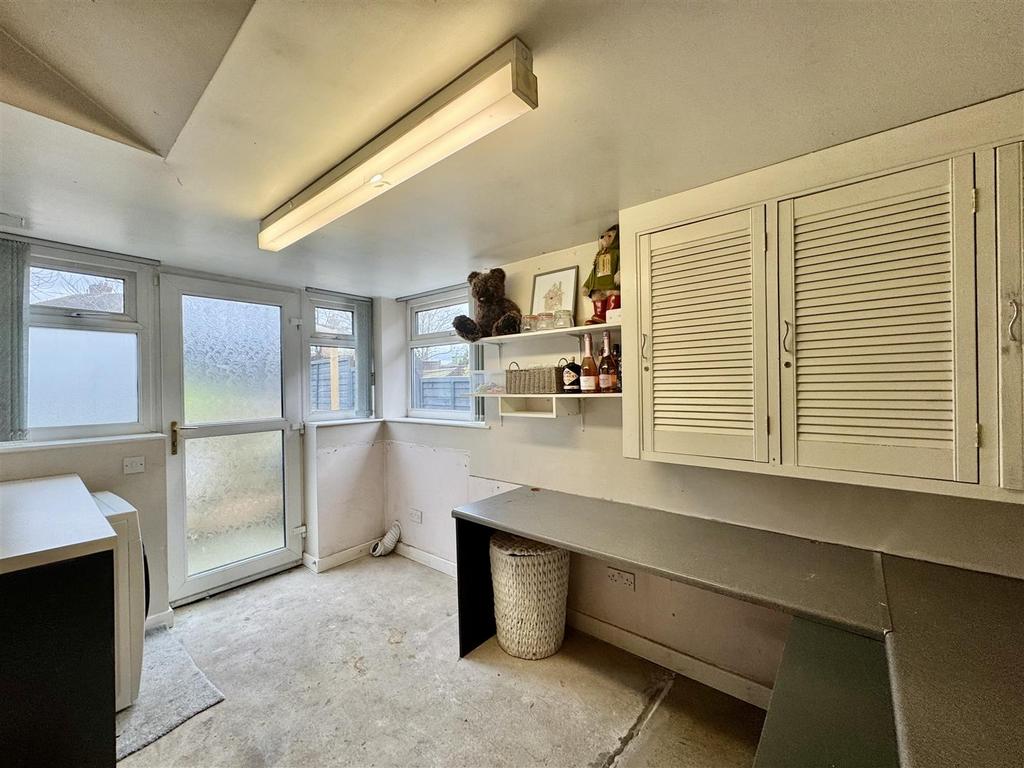Utility room/home office