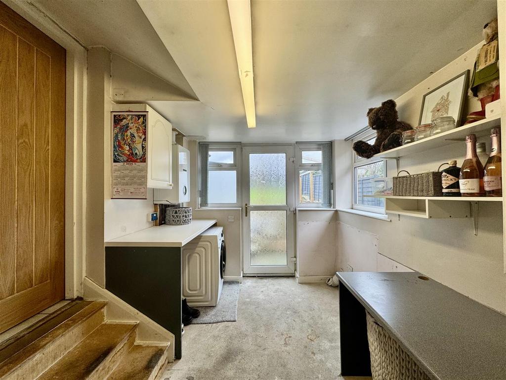 Utility room/home office