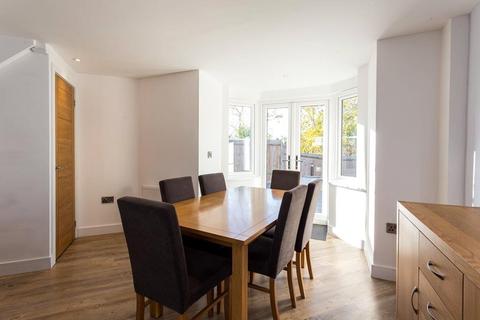 4 bedroom detached house to rent, Beechmont Avenue, Virginia Water, Surrey, GU25
