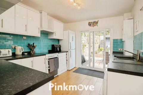 4 bedroom end of terrace house for sale, Carlton Terrace, Newport NP18