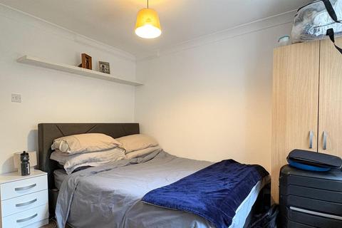 2 bedroom property to rent, Colville Terrace, London