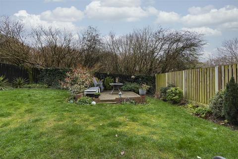 4 bedroom detached house for sale, Suffolk Rise, Huddersfield