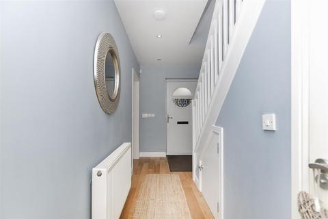 4 bedroom detached house for sale, Suffolk Rise, Huddersfield