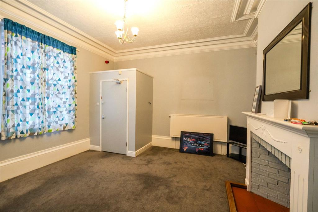 Living Room (2)