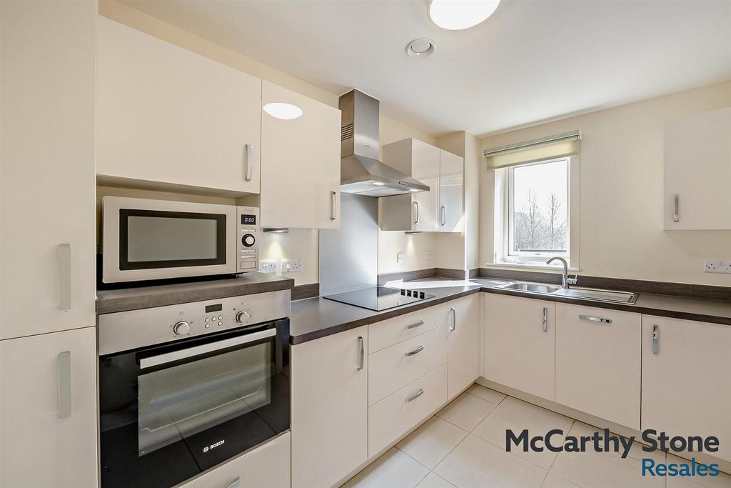 Kitchen:
