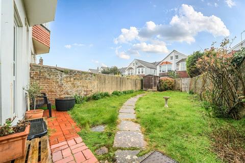 2 bedroom flat for sale, St Georges Road, Worthing, West Sussex, BN11